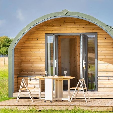 ホテル Kings Caves Glamping Torbeg エクステリア 写真